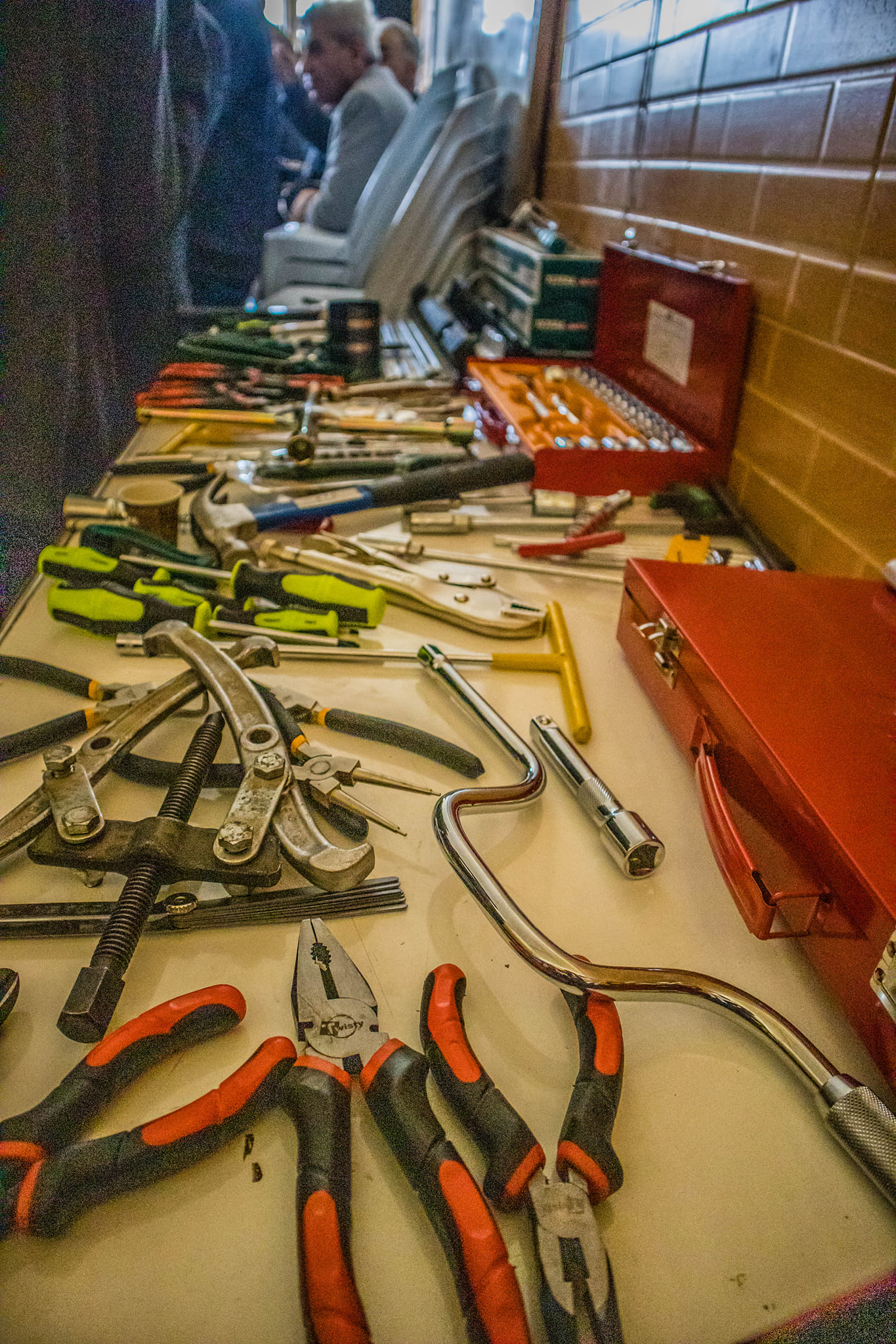 قاعة تدريب ميكانيك السيارات